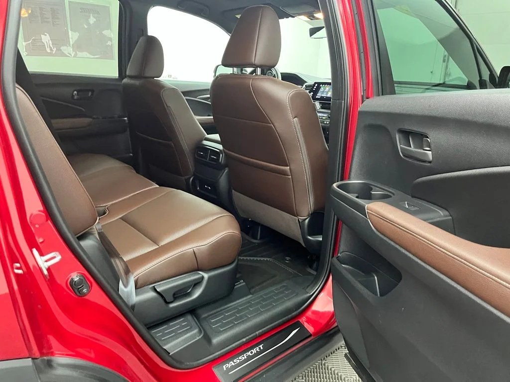 Used 2025 Red Honda EX-L image 36