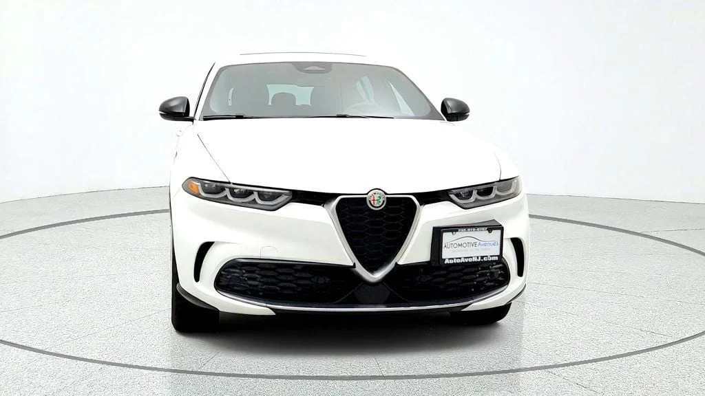 Used 2024 Milano White Alfa Romeo Ti EAWD image 2