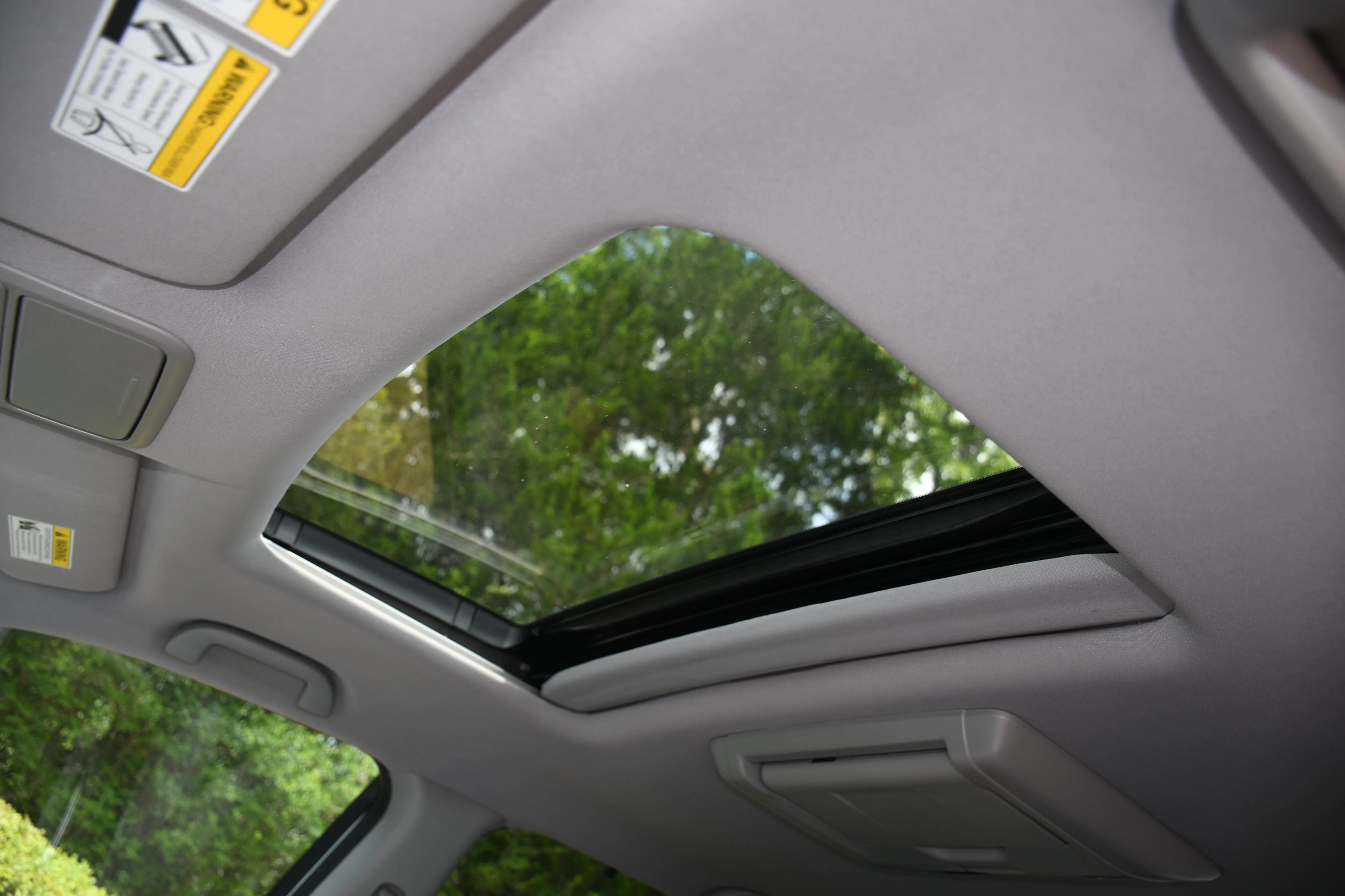 Used 2017  Honda Touring image 6