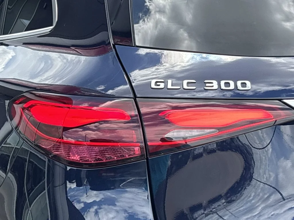 Used 2024 Blue Mercedes-Benz GLC 300 image 6
