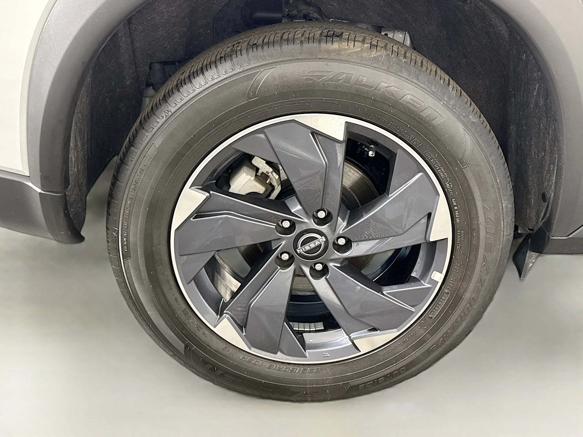 Used 2025 Brilliant Silver Metallic Nissan SV image 29