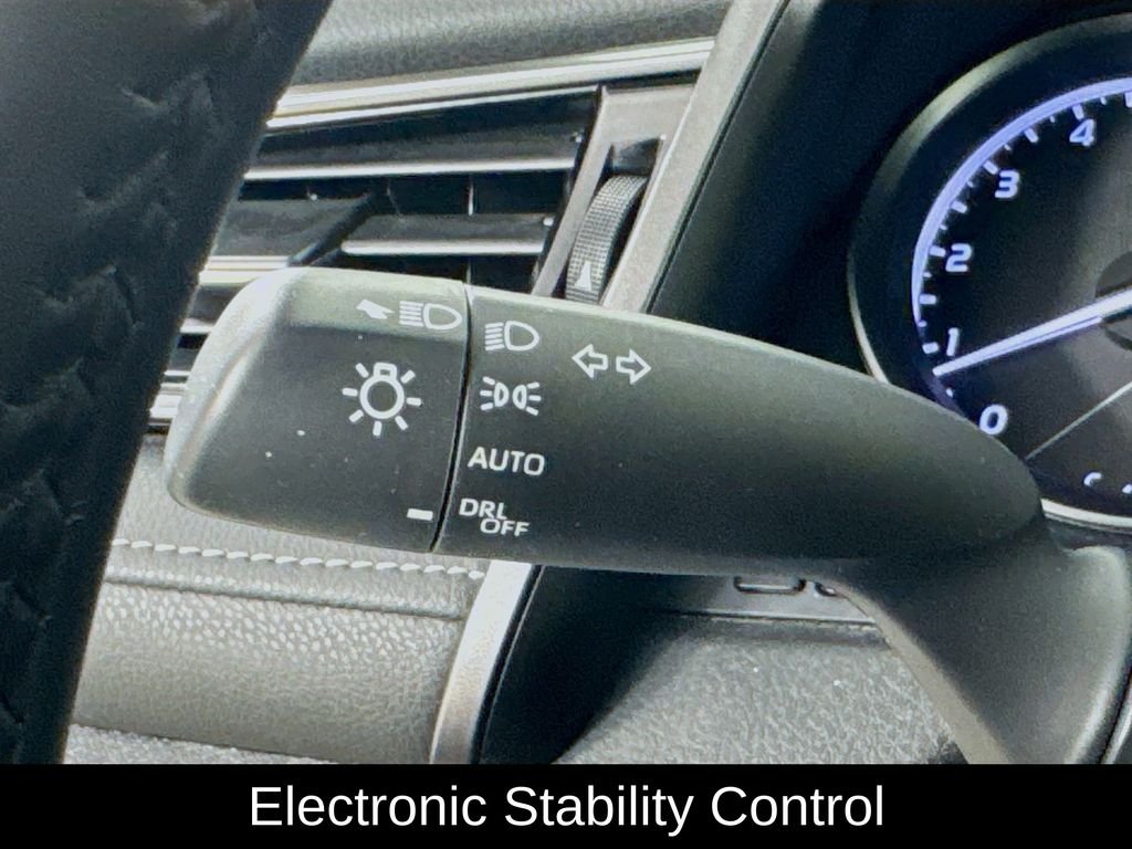 Used 2024 Ice Toyota SE image 13