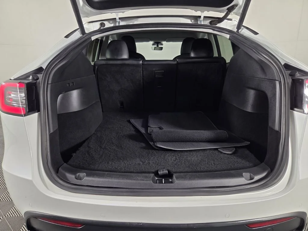 Used 2020 White Tesla Long Range image 29