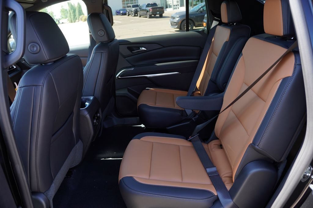 2027 Chevrolet Traverse Z71 - Photo 11