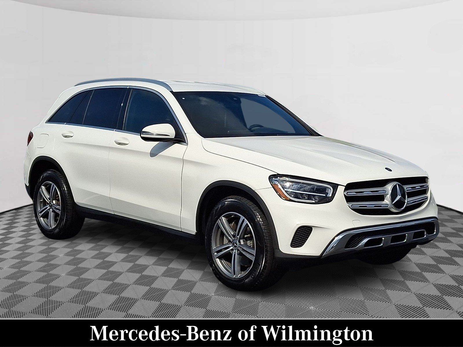 Used 2020 Polar White - 149 Mercedes-Benz 4MATIC® image 1