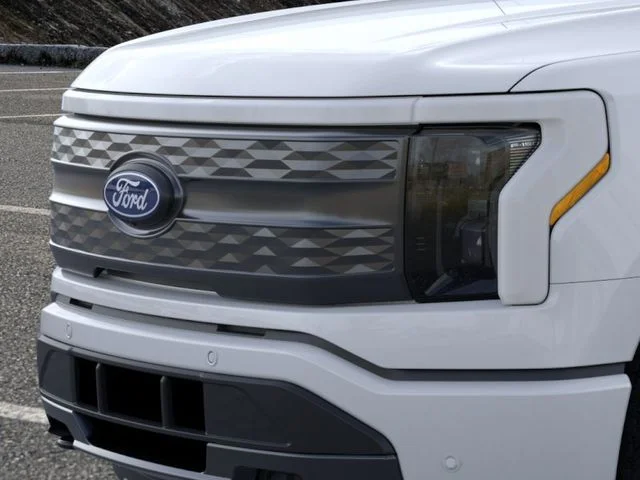 2025 Ford F-150 Lightning Lariat - Photo 17