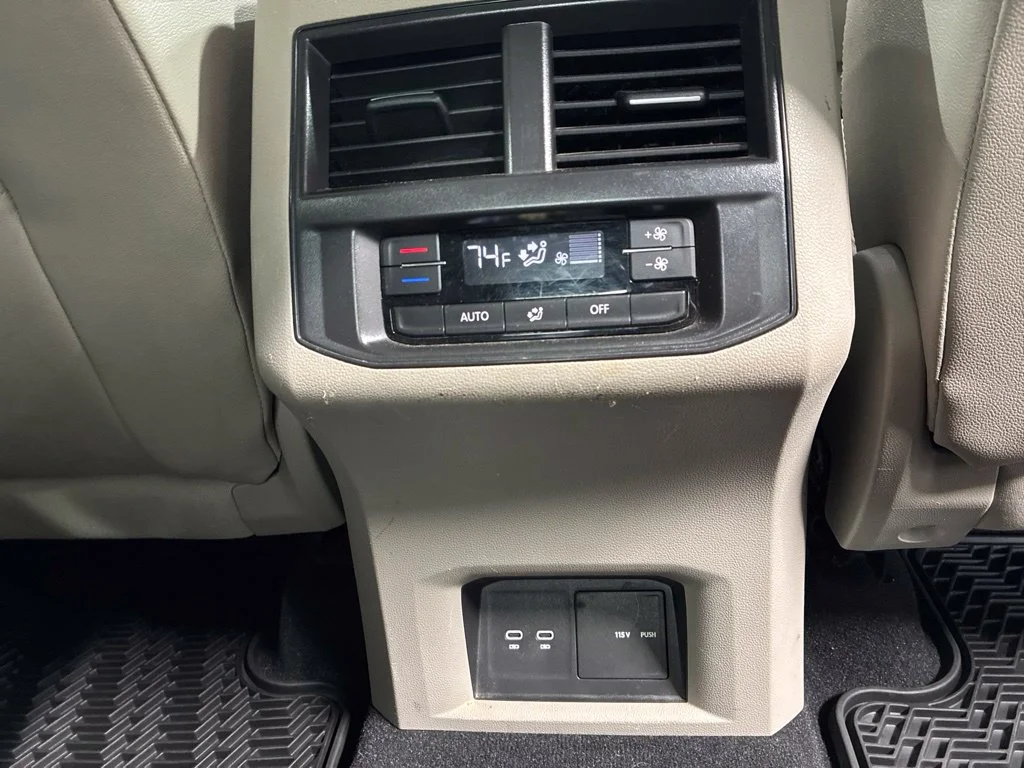 Used 2022 Black Volkswagen 3.6L V6 SE w/Technology image 62