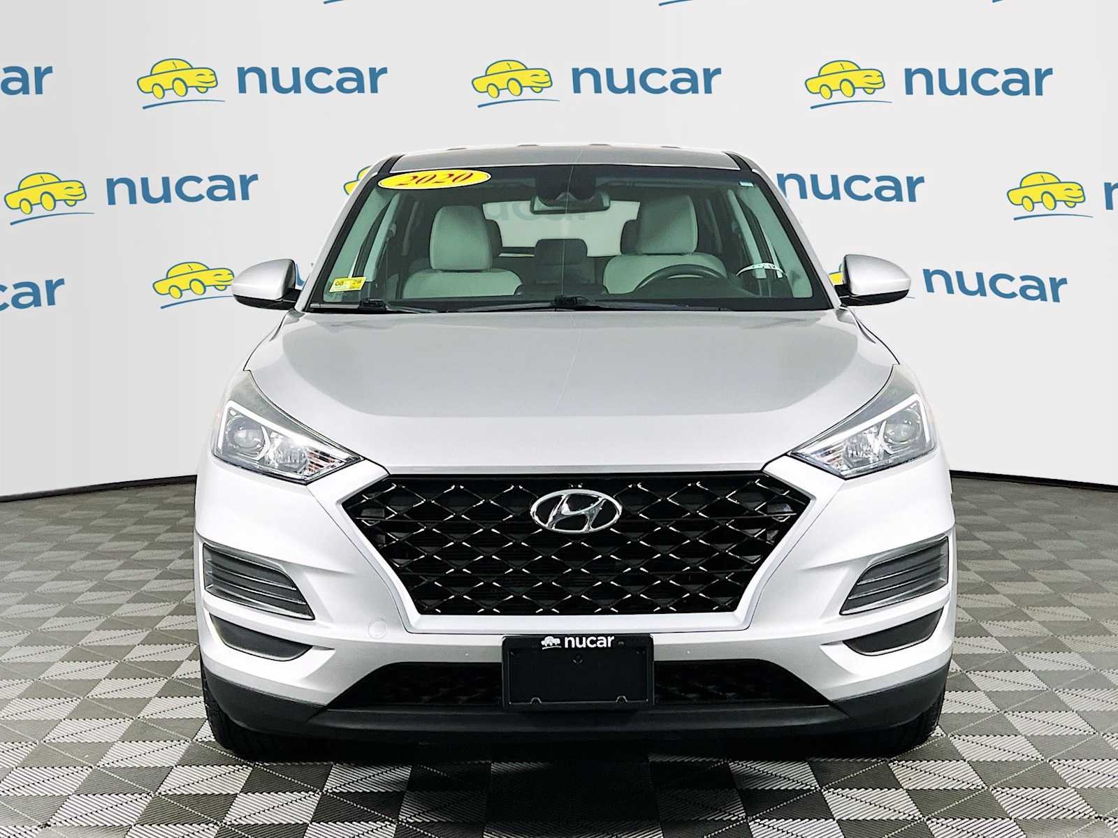 Used 2020 Stellar Silver Hyundai SE image 2