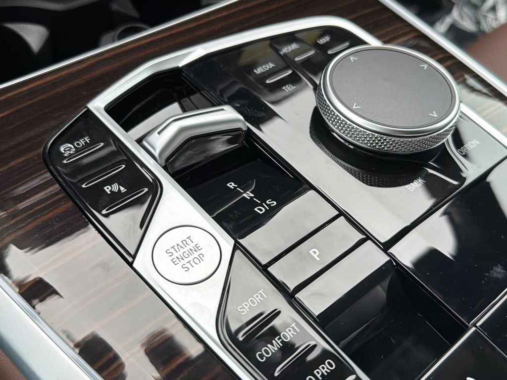 New 2026 Black Sapphire Metallic BMW xDrive40i image 22