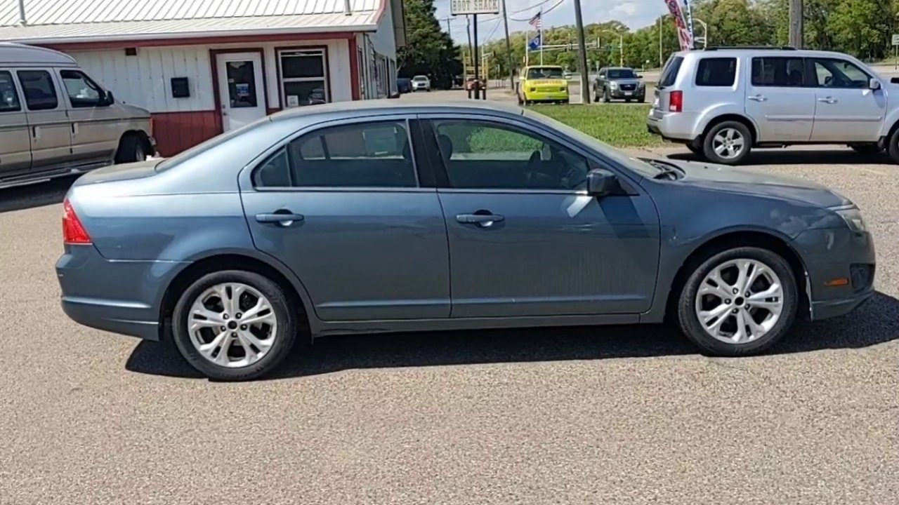 2012 Ford Fusion SE photo 2