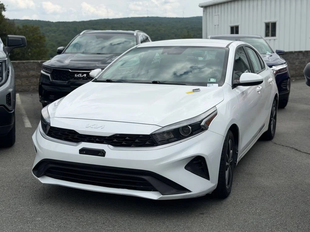 Used 2023 White Kia LXS image 1