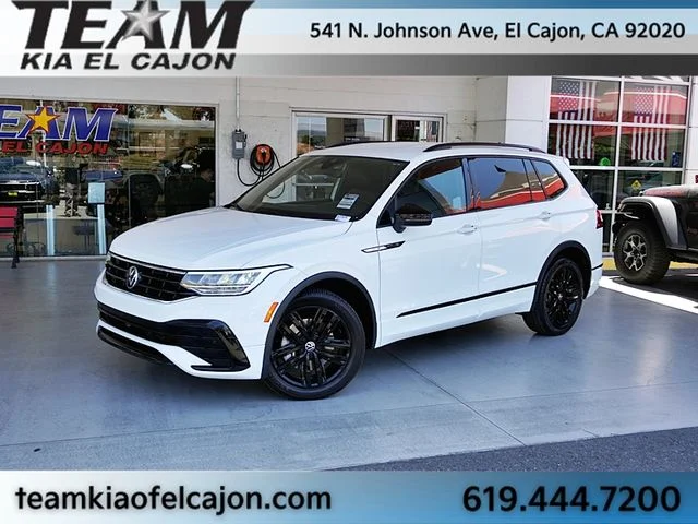 2022 Volkswagen Tiguan 2.0T SE R-Line Black's photo