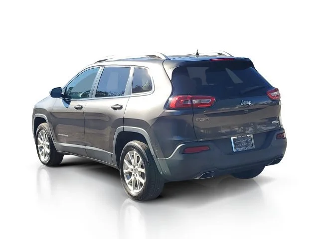 Used 2017 Granite Crystal Jeep Latitude image 5