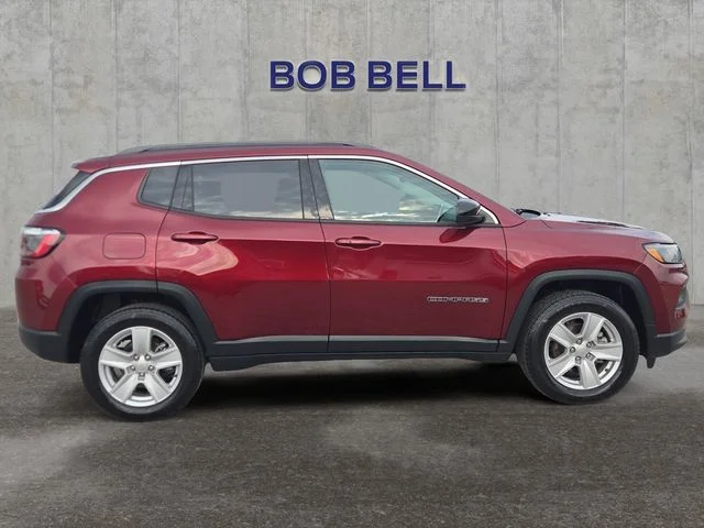 Used 2022 Red Jeep Latitude image 6
