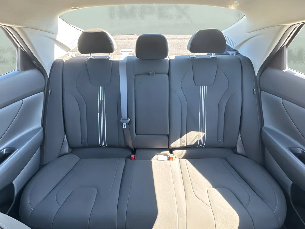 Used 2025 White Hyundai SEL Convenience image 11