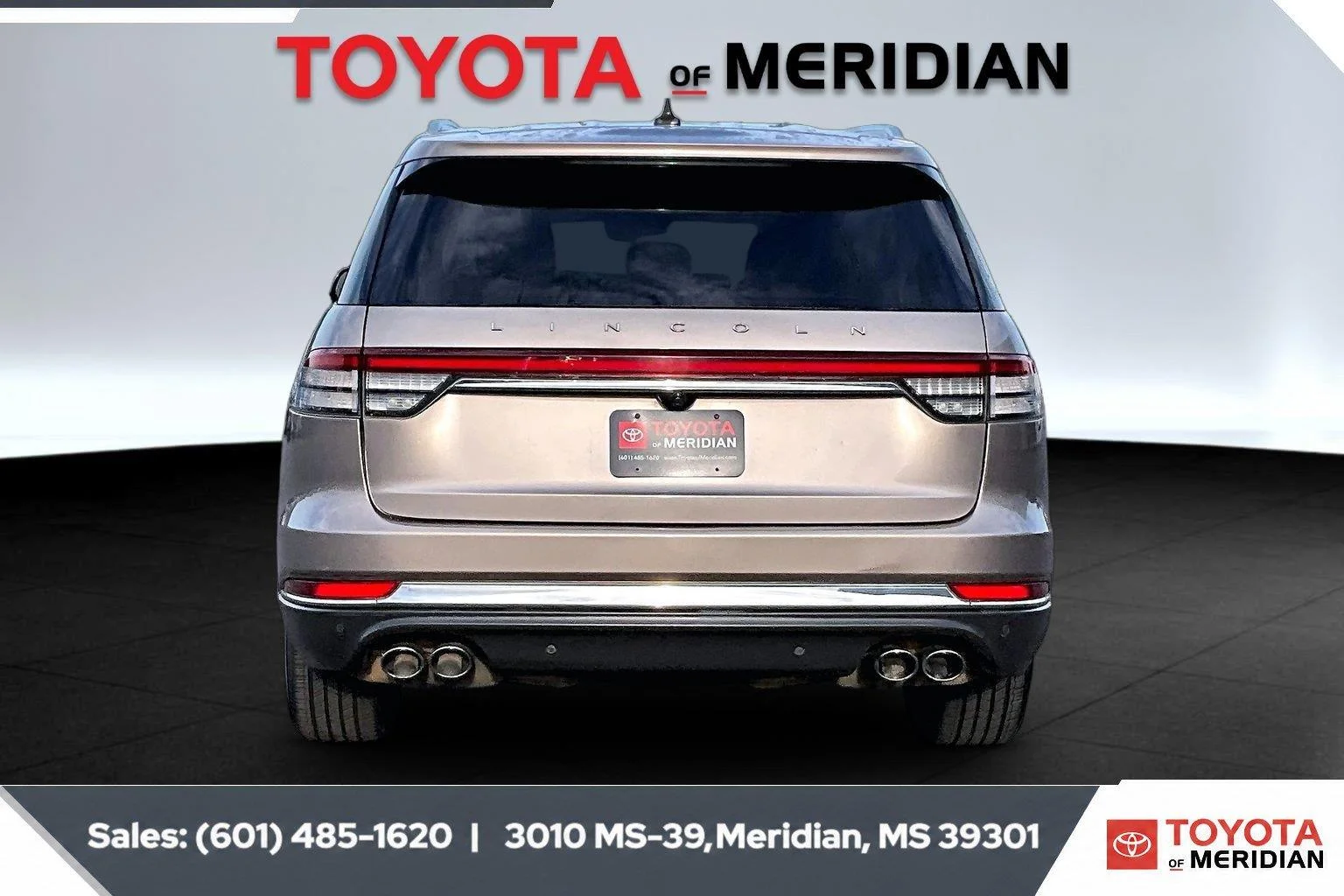 Used 2021 Iced Mocha Lincoln Standard image 4