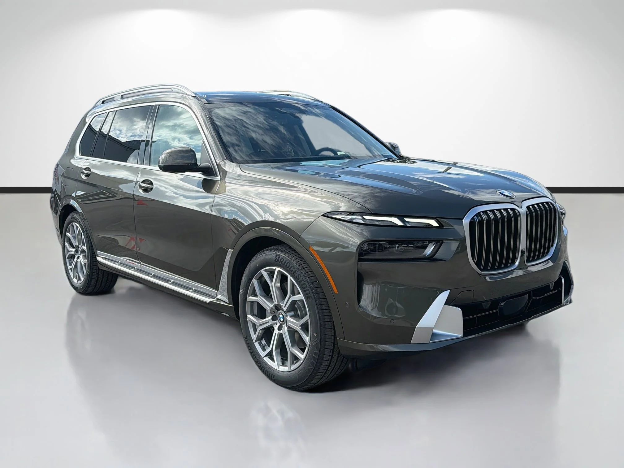 New 2027 Manhattan Green Metallic BMW xDrive40i image 1