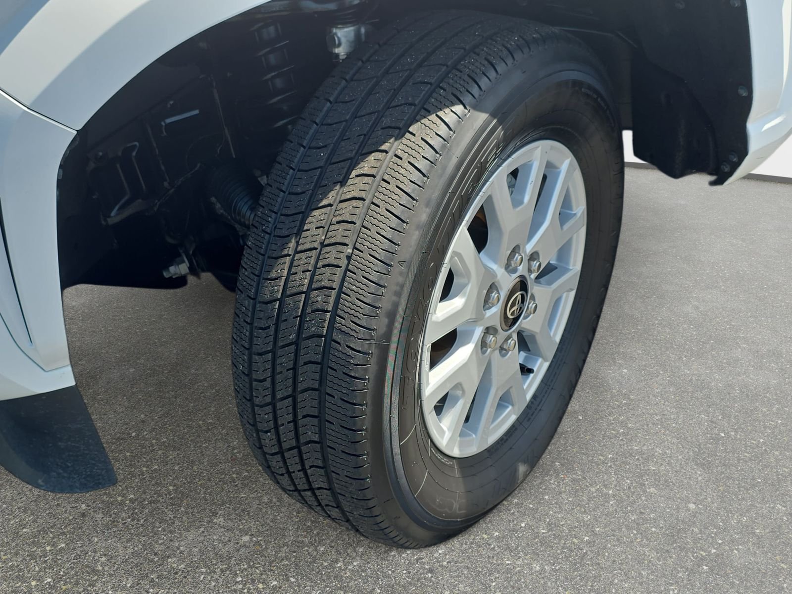 2025 Toyota Tacoma SR5 - Photo 31