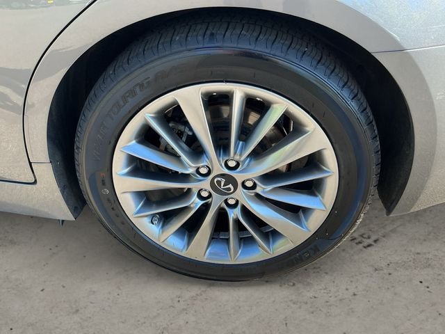 Used 2019 Gray INFINITI 3.0t LUXE image 9