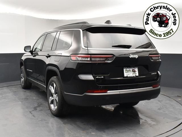 New 2026 Diamond Black Crystal Pearl-Coat Exterior Paint Jeep Limited image 4