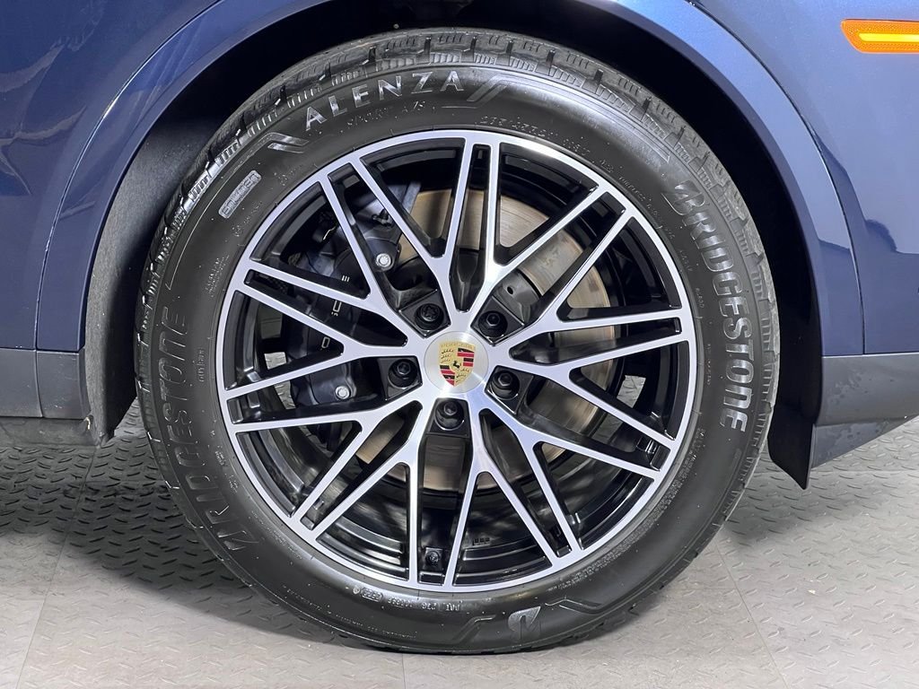 Certified Used 2024  Porsche  image 13