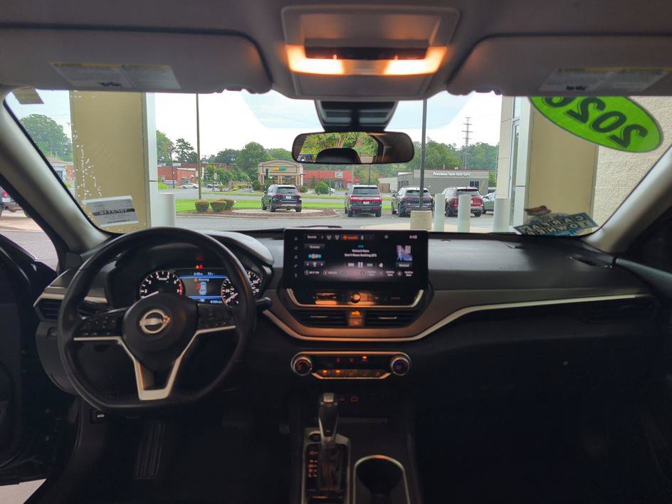 Used 2026 Super Black Nissan SR image 11