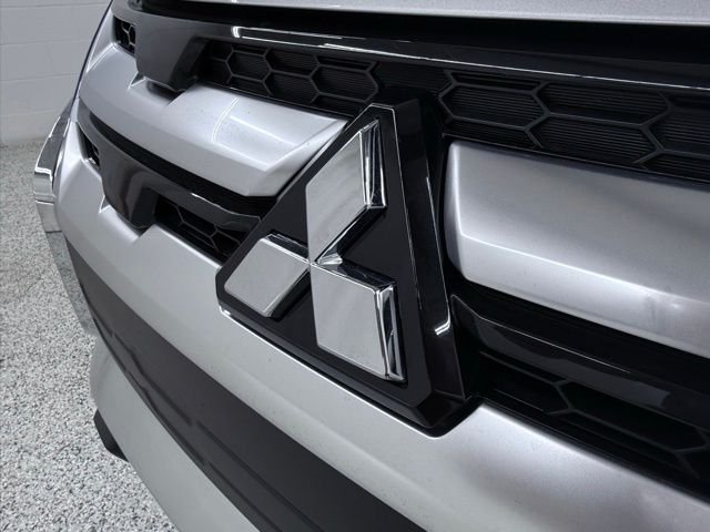 2025 Mitsubishi Outlander Sport SE - Photo 13