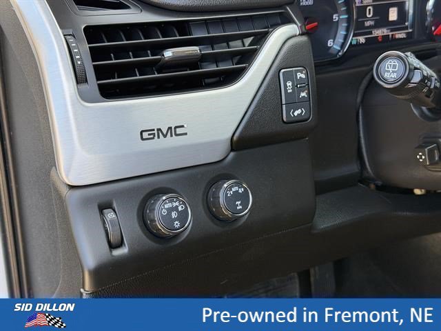 Used 2018 White Frost Tricoat GMC SLT image 14