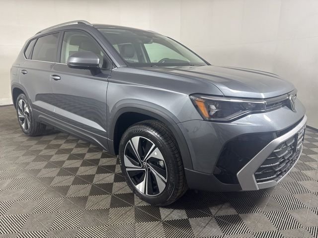 2026 Volkswagen Taos 1.5T SE 4Motion's photo