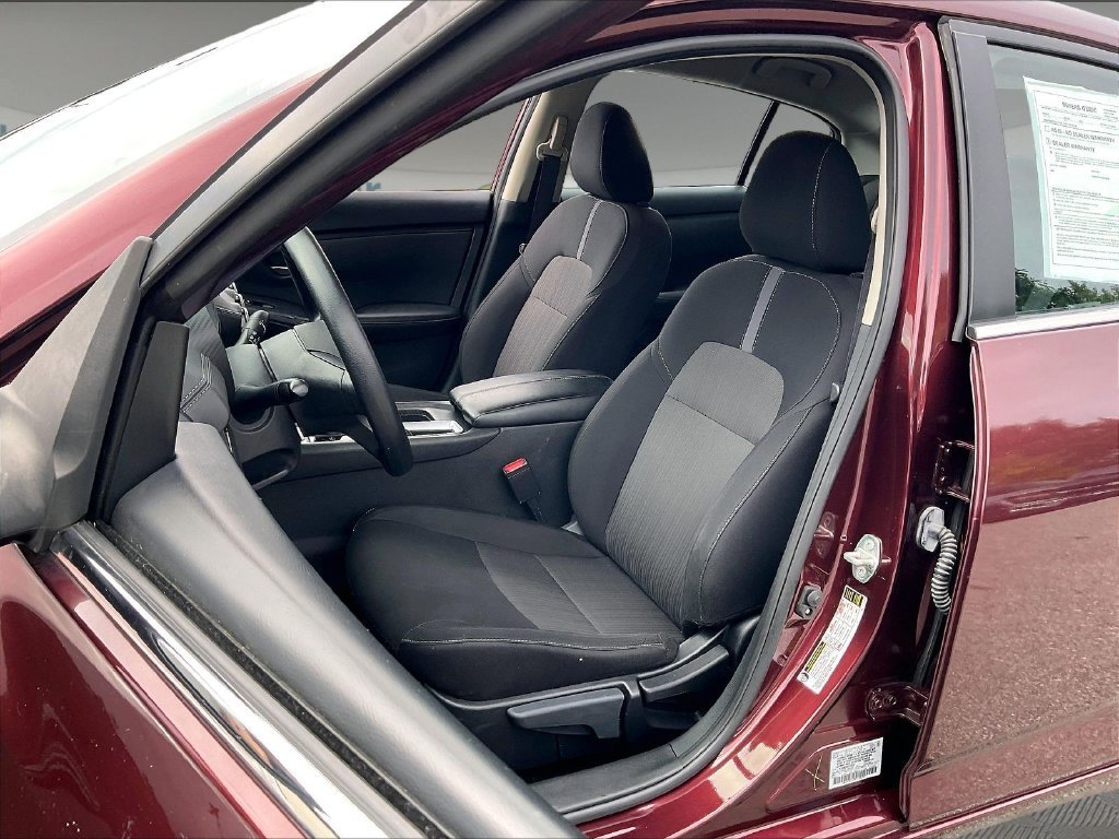 Used 2024 Rosewood Metallic Nissan SV image 9