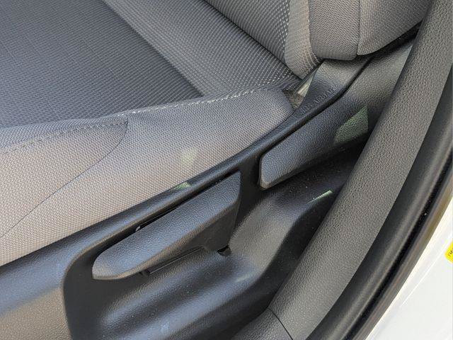 2024 Toyota Corolla SE - Photo 17