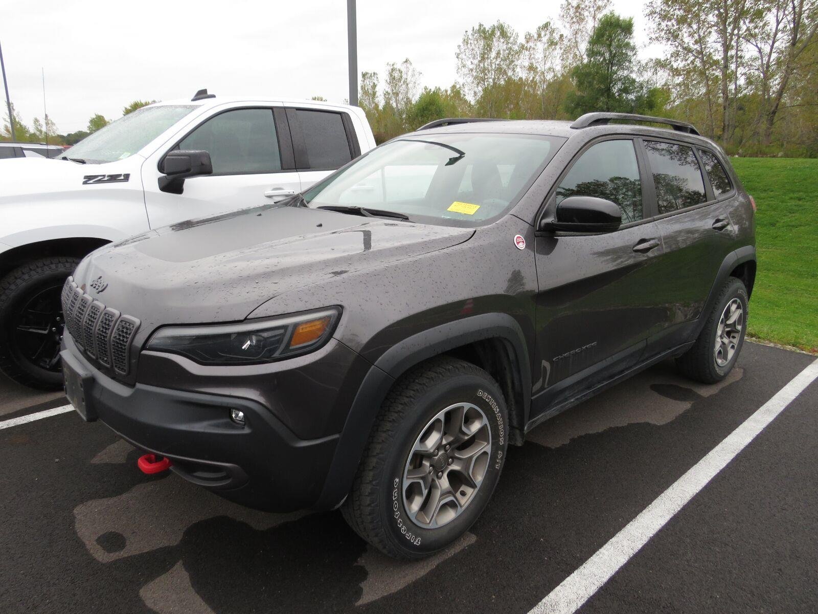Used 2022 Granite Crystal Metallic Clearcoat Jeep Trailhawk image 5