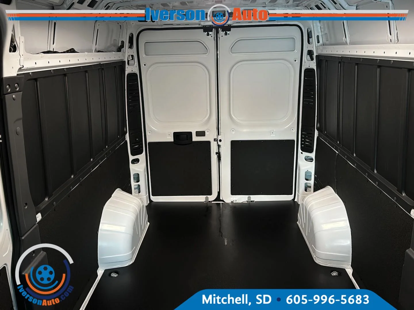 New 2027 Bright White Clearcoat RAM Tradesman image 22