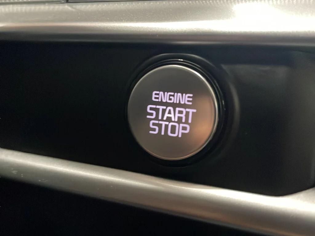 Used 2023 White Kia GT-Line image 13
