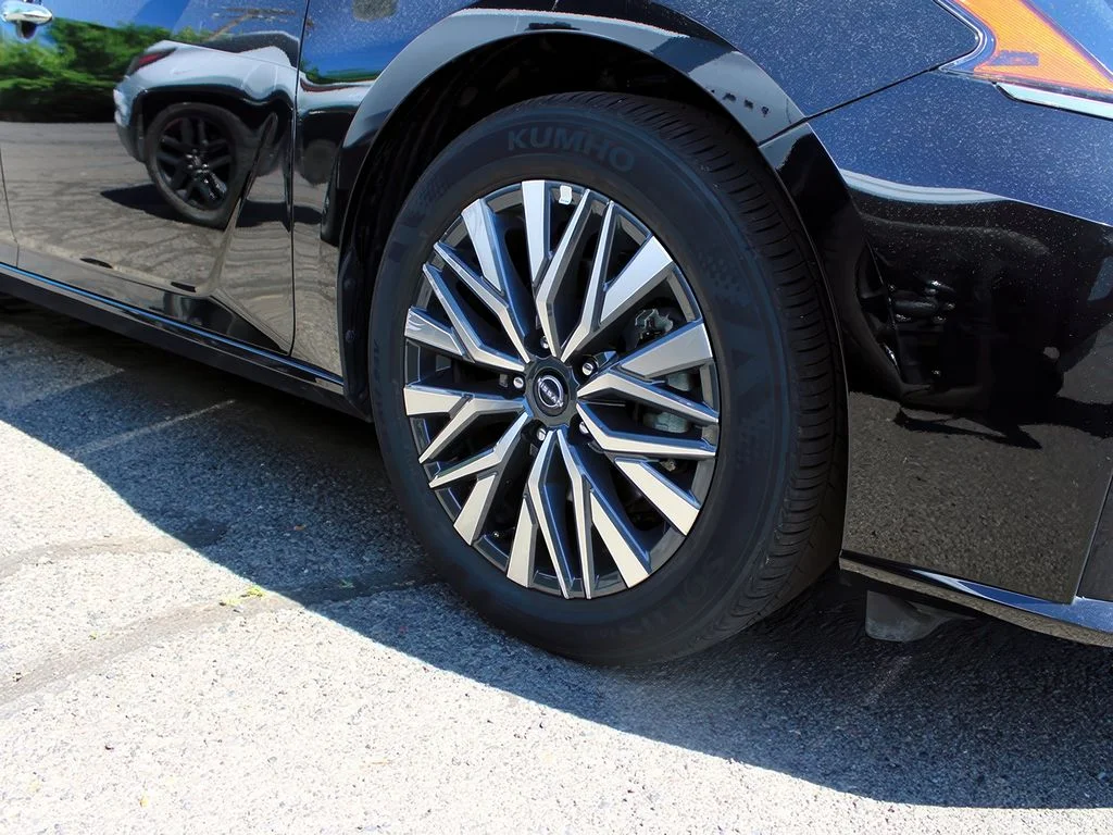 2025 Nissan Altima SV - Photo 7