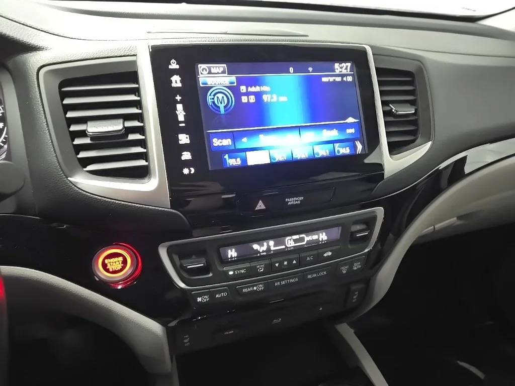 Used 2018 Steel Sapphire Metallic Honda Touring image 26