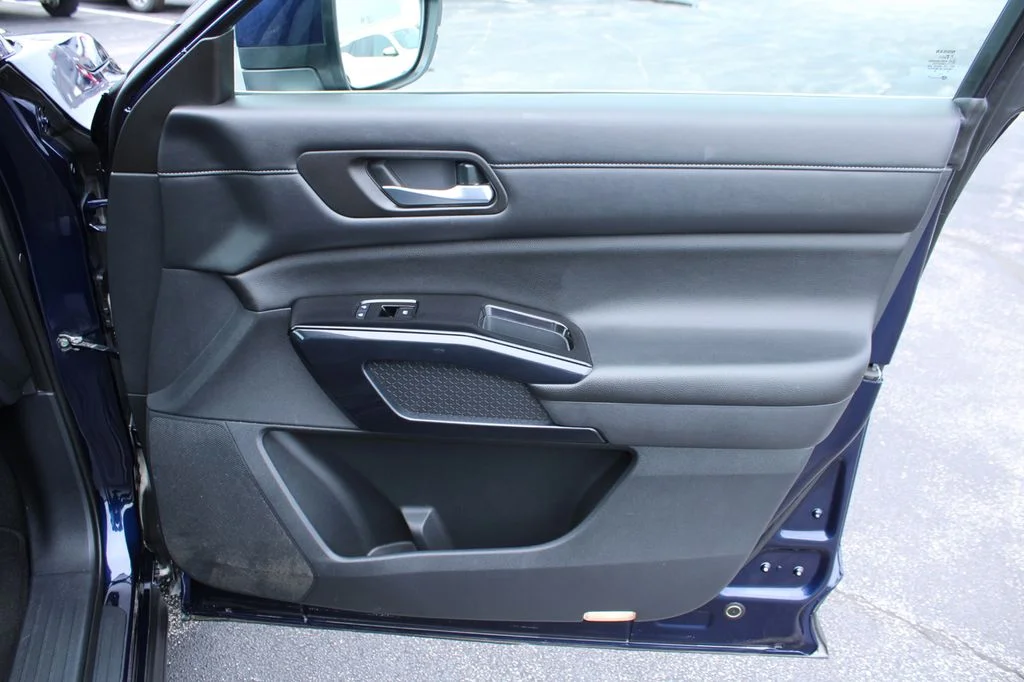 Used 2022 Deep Ocean Blue Nissan SV image 30