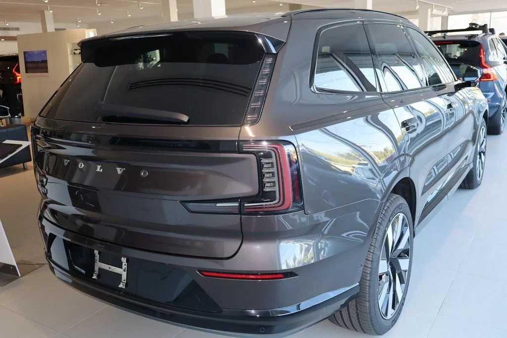 New 2025  Volvo Twin Motor Ultra image 4
