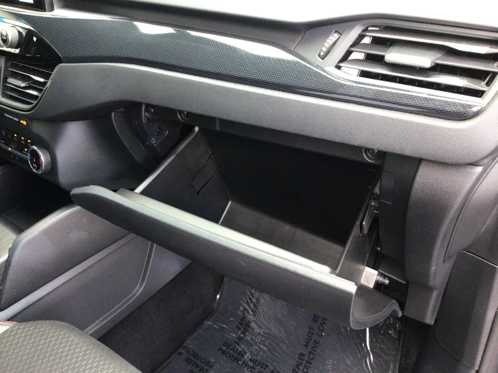 Used 2025 Carbonized Gray Metallic Ford ST-Line image 17