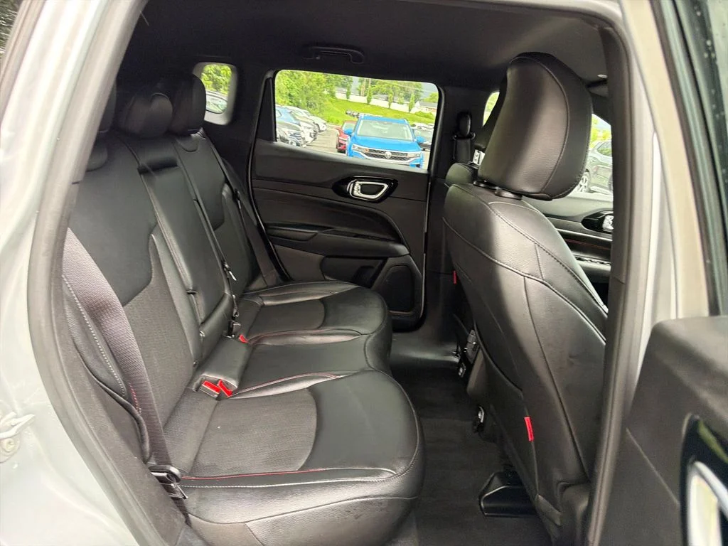 Used 2025 Silver Zynith Metallic Clearcoat Jeep Trailhawk image 47