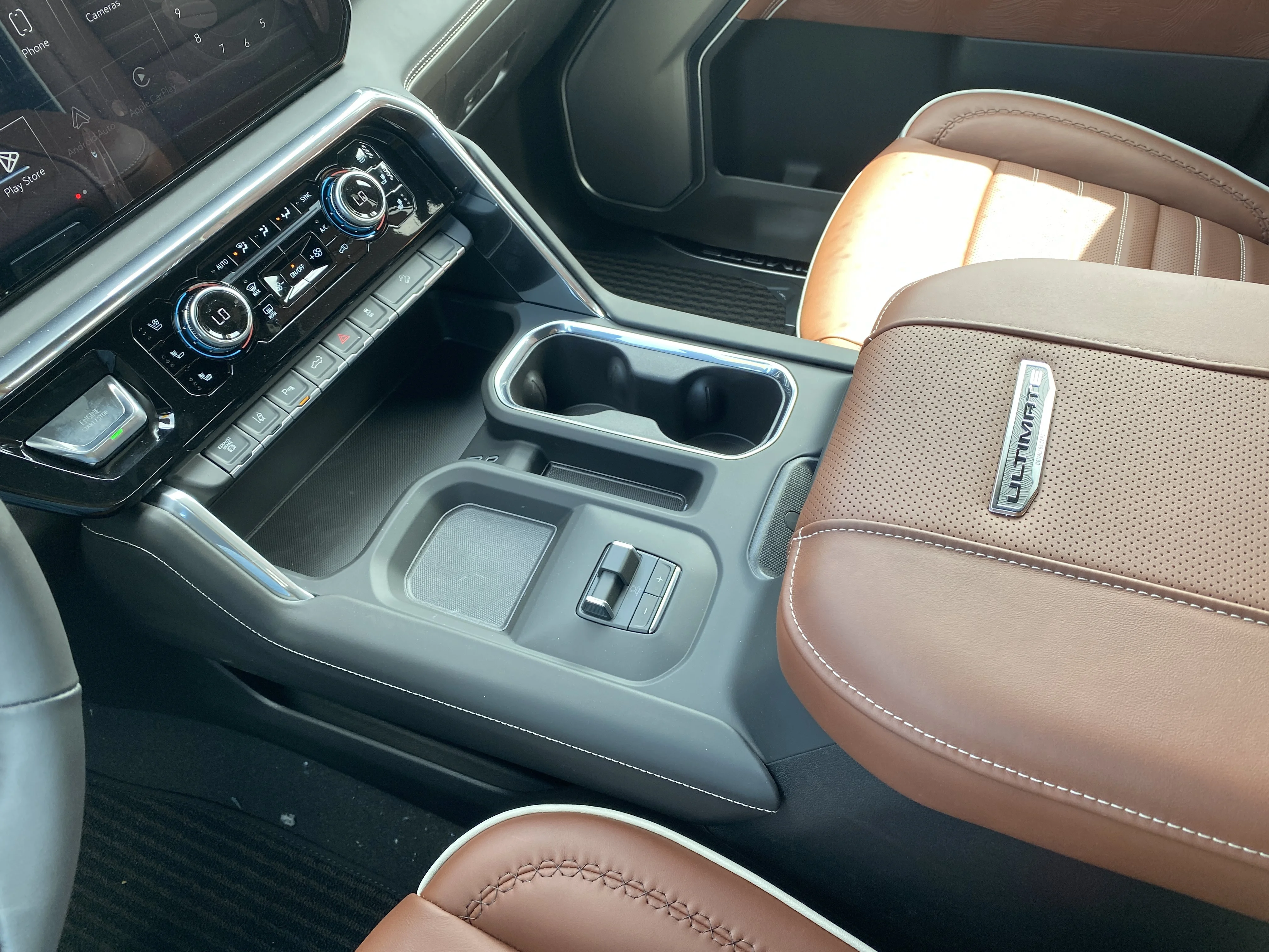 New 2026 GLACIER WHITE TRICOAT GMC Denali Ultimate image 24