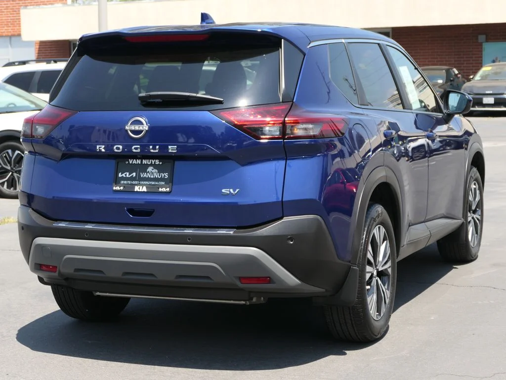 Used 2023 Blue Nissan SV image 3