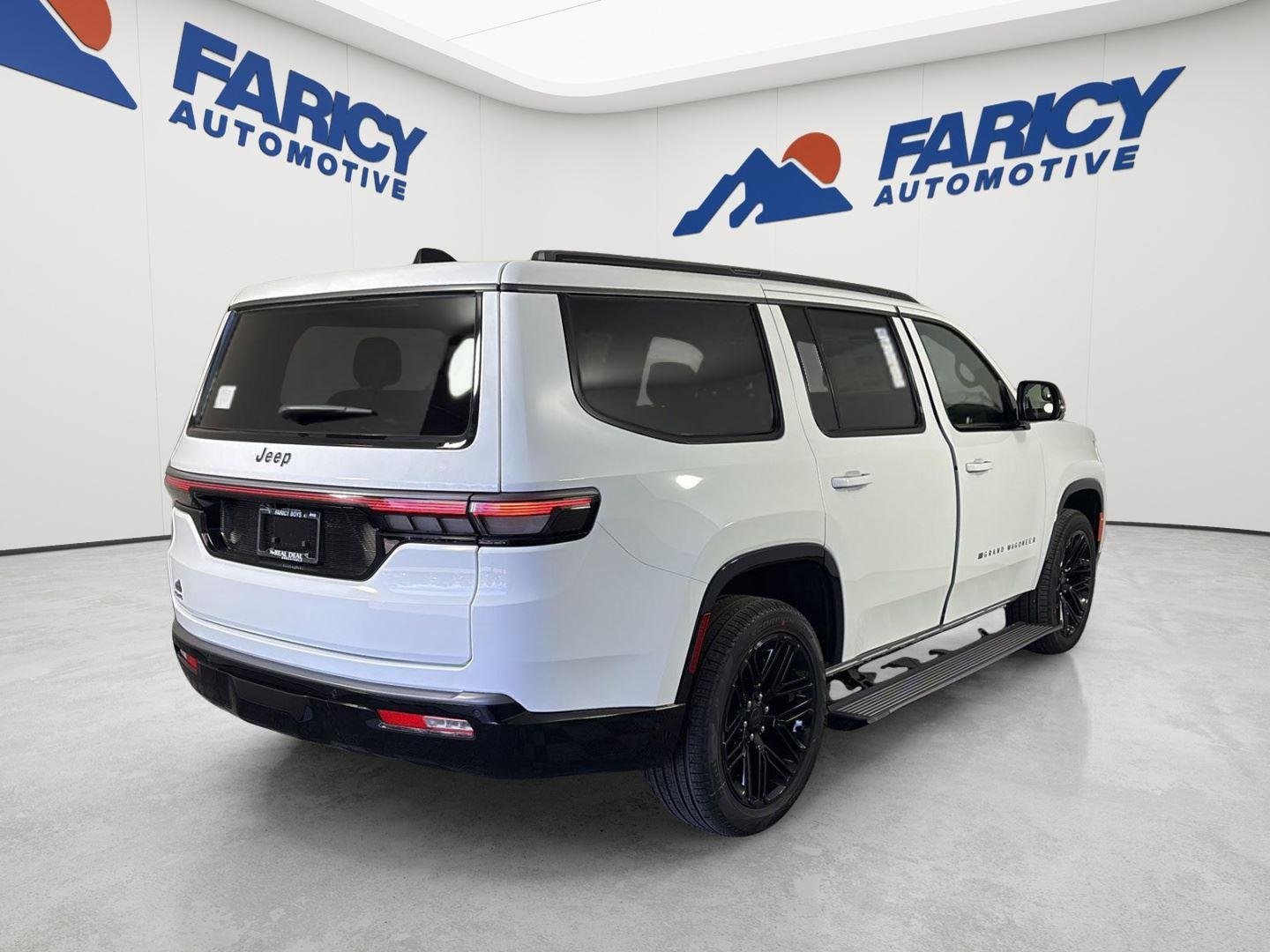 New 2026 Bright White Clear-Coat Exterior Paint Jeep Limited Reserve image 4