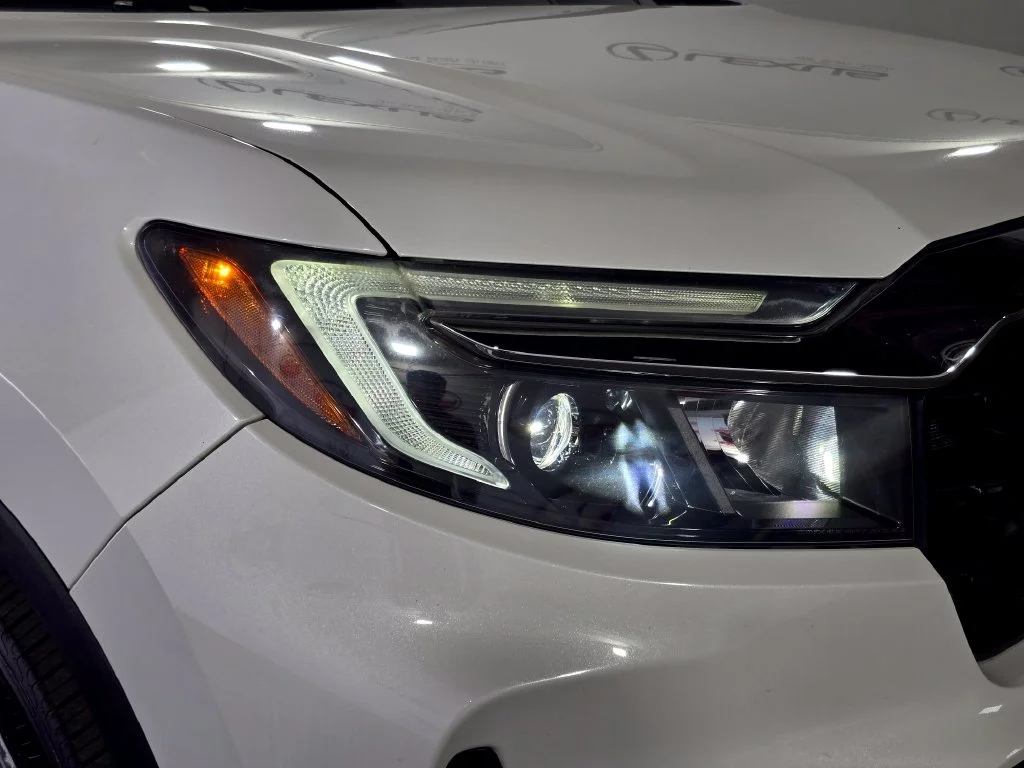 Used 2022 White Honda EX-L image 5