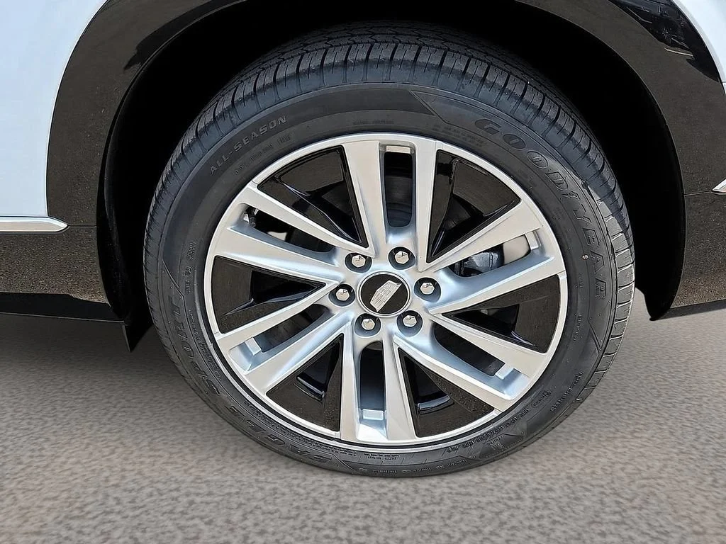 2027 Cadillac VISTIQ Luxury - Photo 8