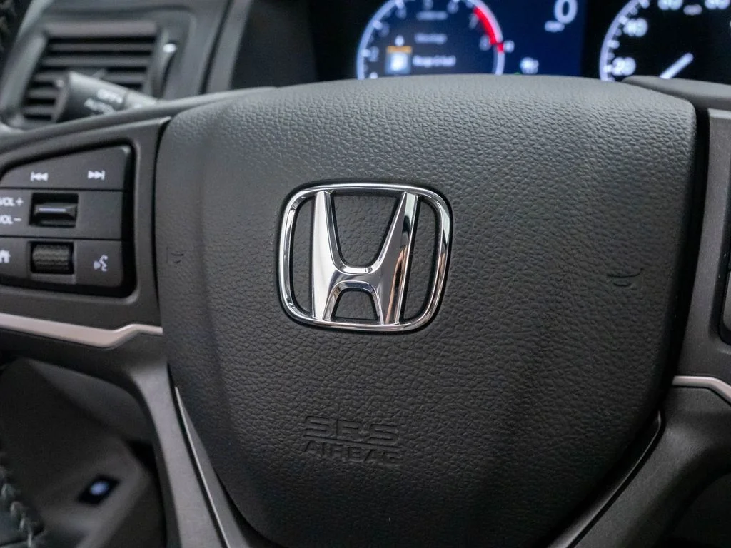 Certified Used 2025 White Honda RTL image 25