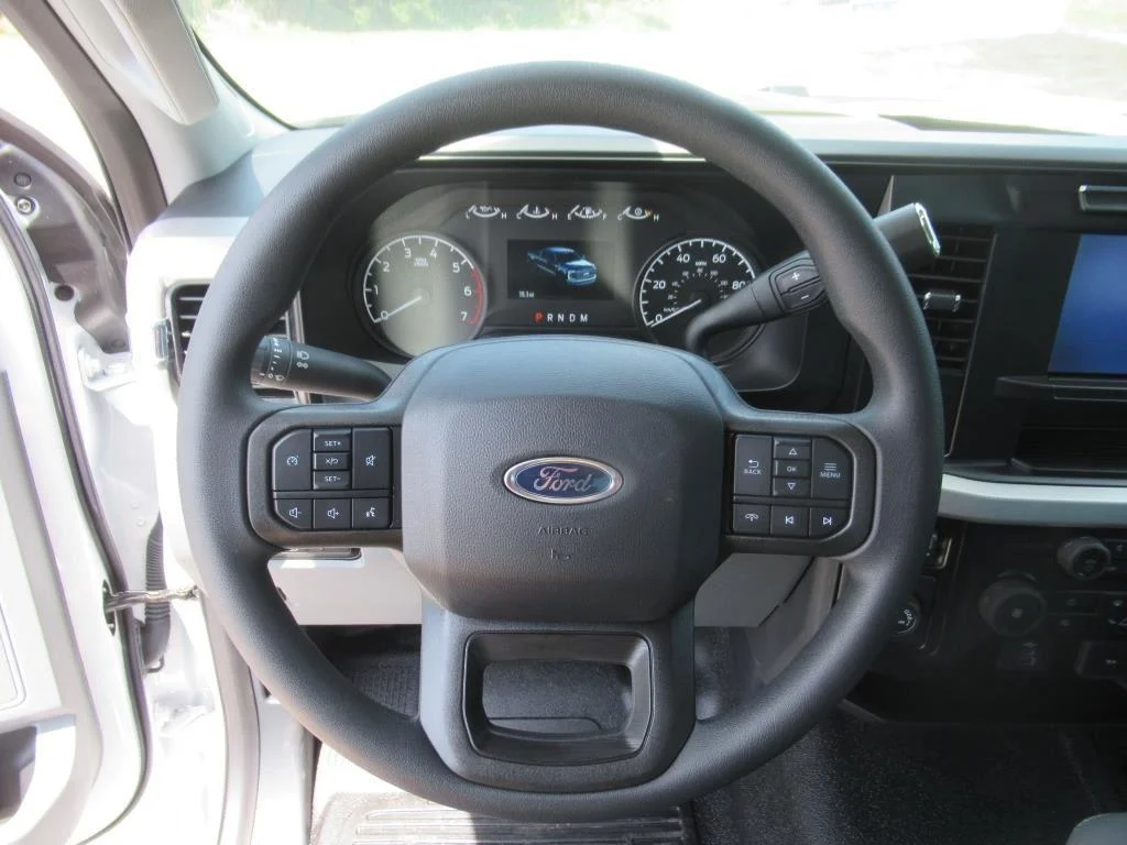 New 2024 Oxford White Ford F-250® XL image 16