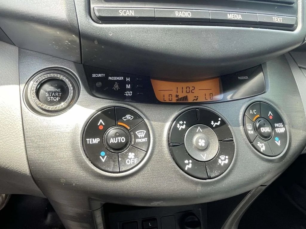 Used 2012 Classic Silver Metallic Toyota Limited image 20