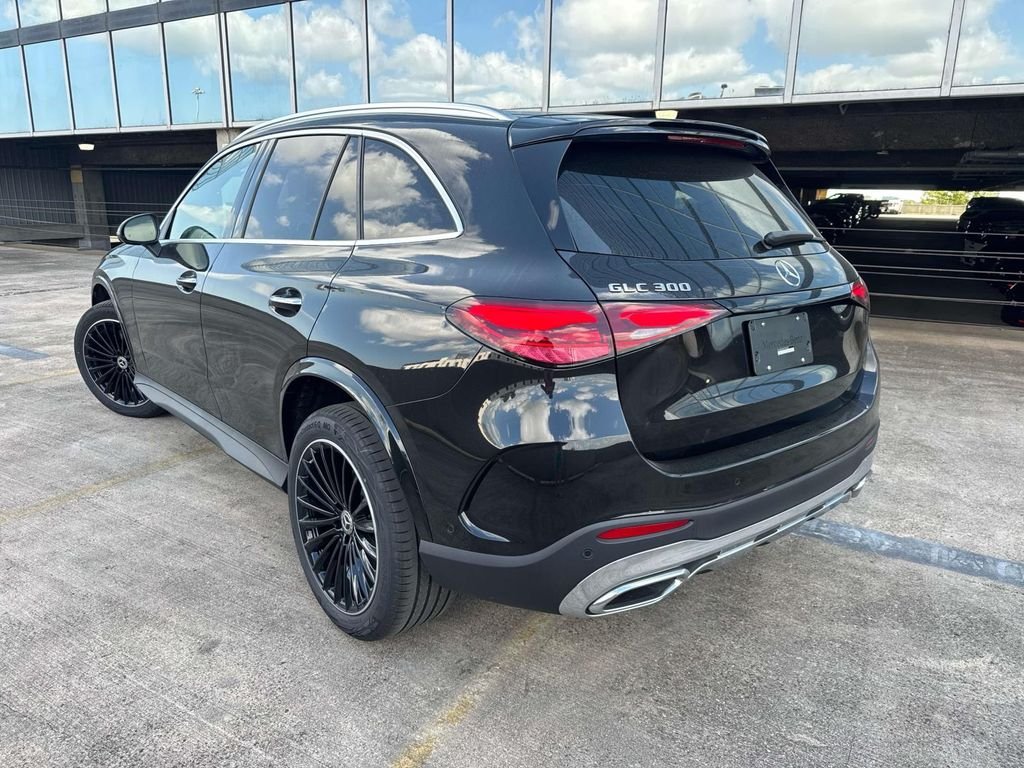 New 2026 Obsidian Black Metallic Mercedes-Benz GLC 300 image 3