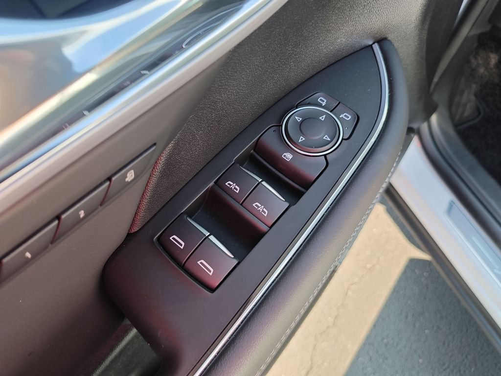 Used 2026 White Buick Avenir image 11